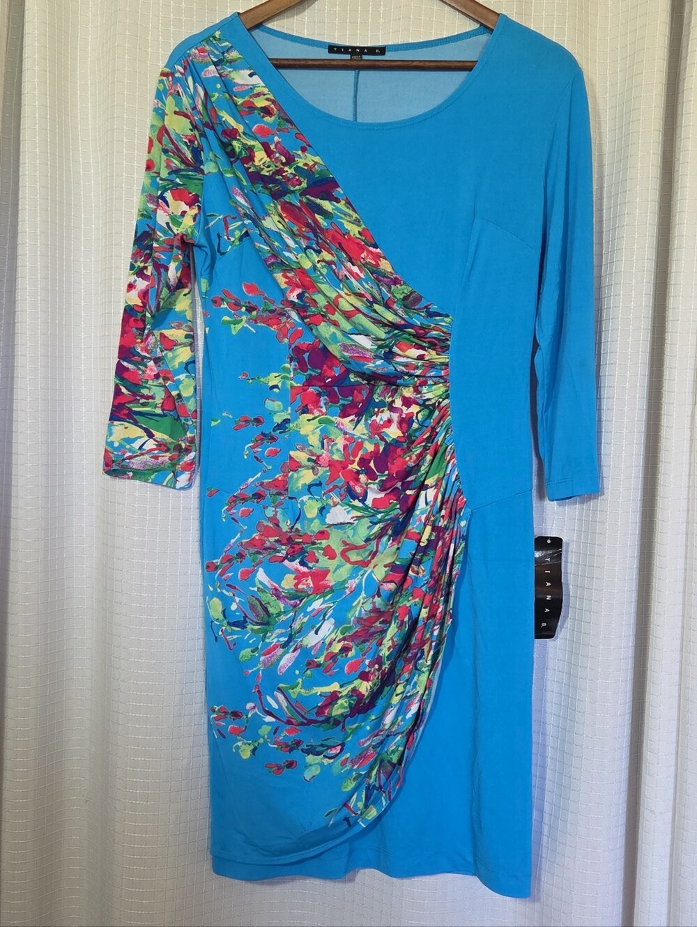 Tiana B Woman Faux Wrap Dress Blue Floral Front Ruched Side Stretch Size 6
